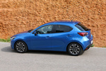 Mazda Mazda2 1.5 SKYACTIV-G 90 CV Luxury Turismo Dynamic Blue Exterior Lateral 5 puertas
