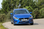Mazda Mazda2 1.5 SKYACTIV-G 90 CV Luxury Turismo Dynamic Blue Exterior Lateral-Frontal 5 puertas