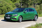 Mercedes-Benz Clase A 200 d AMG Line Turismo Verde Elba&iacute;ta Metalizado Exterior Frontal-Lateral 5 puertas