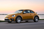 Volkswagen Beetle 2.0 TDI 150 CV Dune Turismo Sandstorm Yellow Metallic Exterior Lateral-Frontal 3 puertas