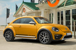 Volkswagen Beetle 2.0 TDI 150 CV Dune Turismo Sandstorm Yellow Metallic Exterior Lateral-Frontal 3 puertas