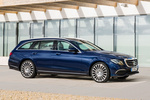 Mercedes-Benz Clase E Gama Clase E Estate Exclusive Estate Turismo familiar Cavansitblau Exterior Lateral-Frontal 5 puertas