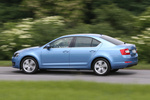 Skoda Octavia 1.0 TSI 115 CV Turismo Azul Denim metalizado Exterior Lateral 5 puertas