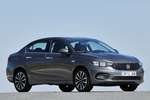 Fiat Tipo 1.6 Multijet 120 CV Opening Edition Plus Turismo Gris Colosseo Exterior Lateral-Frontal 4 puertas