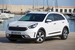 KIA Niro 1.6 HEV Gama Niro Todo terreno Snow White Exterior Frontal-Lateral 5 puertas