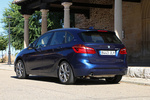 BMW Serie 2 Active Tourer 225xe iPerformance Gama Active Tourer Monovolumen Mediterranblau Exterior Lateral-Posterior 5 puertas