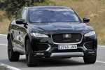 Jaguar F-PACE 3.0 TDV6 300 CV AWD First Edition Todo terreno Ultimate Black Exterior Frontal-Lateral 5 puertas