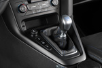 Ford Focus RS 2.3 EcoBoost 257 kW (350 CV) RS Turismo Interior Palanca de Cambios 5 puertas