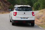 SsangYong XLV D16T 115 CV Limited Monovolumen Grand White Exterior Lateral-Posterior 5 puertas