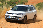 SsangYong XLV D16T 115 CV Limited Monovolumen Grand White Exterior Frontal-Lateral 5 puertas