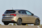 Fiat Tipo 1.6 Multijet 120 CV Lounge Turismo Exterior Posterior-Lateral 5 puertas