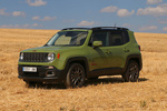 Jeep Renegade 2.0 MultiJet 140 CV 4x4 Auto Active Drive Low 75 Aniversario Todo terreno Verde Jungla Exterior Frontal-Lateral 5 puertas
