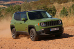Jeep Renegade 2.0 MultiJet 140 CV 4x4 Auto Active Drive Low 75 Aniversario Todo terreno Verde Jungla Exterior Lateral-Frontal 5 puertas