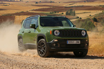 Jeep Renegade 2.0 MultiJet 140 CV 4x4 Auto Active Drive Low 75 Aniversario Todo terreno Verde Jungla Exterior Lateral-Frontal 5 puertas