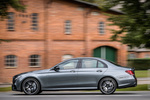 Mercedes-Benz Clase E AMG E 43 4MATIC Berlina AMG E 43 4MATIC Turismo Gris selenita metalizado Exterior Lateral 4 puertas