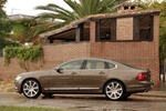 Volvo S90 D5 AWD Aut. Inscription Turismo Bronce metalizado Exterior Lateral 4 puertas