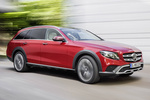 Mercedes-Benz Clase E E 220 d 4MATIC All-Terrain All-Terrain Turismo familiar Designo Hyacinth Red Metallic Exterior Lateral-Frontal 5 puertas