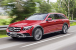 Mercedes-Benz Clase E E 220 d 4MATIC All-Terrain All-Terrain Turismo familiar Designo Hyacinth Red Metallic Exterior Lateral-Frontal 5 puertas
