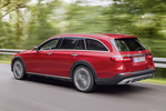 Mercedes-Benz Clase E E 220 d 4MATIC All-Terrain All-Terrain Turismo familiar Designo Hyacinth Red Metallic Exterior Lateral-Posterior 5 puertas