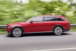 Mercedes-Benz Clase E E 220 d 4MATIC All-Terrain All-Terrain Turismo familiar Designo Hyacinth Red Metallic Exterior Lateral 5 puertas
