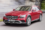 Mercedes-Benz Clase E E 220 d 4MATIC All-Terrain All-Terrain Turismo familiar Designo Hyacinth Red Metallic Exterior Frontal-Lateral 5 puertas