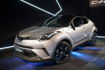 Toyota C-HR 1.8 Hybrid Launch Edition Todo terreno Gris Diamante Exterior Frontal-Lateral 5 puertas