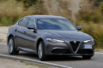 Alfa Romeo Giulia 2.2 Diesel 180 CV Super Turismo Gris Vesuvio Exterior Frontal-Lateral 4 puertas