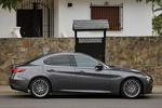 Alfa Romeo Giulia 2.2 Diesel 180 CV Super Turismo Gris Vesuvio Exterior Lateral 4 puertas