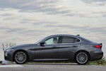 Alfa Romeo Giulia 2.2 Diesel 180 CV Super Turismo Gris Vesuvio Exterior Lateral 4 puertas