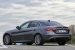 Alfa Romeo Giulia 2.2 Diesel 180 CV Super Turismo Gris Vesuvio Exterior Lateral-Posterior 4 puertas