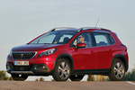 Peugeot 2008 1.6 BlueHDI 100 Allure Todo terreno Rojo Ultimate Exterior Frontal-Lateral 5 puertas