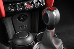 MINI MINI Cooper S (Paquete John Cooper Works interior) Cooper S (Paquete John Cooper Works interior) Turismo Interior Conexi&oacute;n fuentes externas 5 puertas