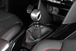 Peugeot 2008 1.2 PureTech 130 S&S GT Line Todo terreno Interior Palanca de Cambios 5 puertas