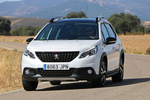 Peugeot 2008 1.2 PureTech 130 S&S GT Line Todo terreno Blanco Nacarado Exterior Frontal-Lateral 5 puertas