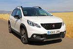 Peugeot 2008 1.2 PureTech 130 S&S GT Line Todo terreno Blanco Nacarado Exterior Lateral-Frontal 5 puertas