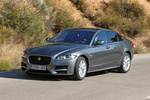 Jaguar XF 2.0 Diesel 180 CV AWD Aut. R-Sport Turismo Storm Grey Exterior Frontal-Lateral 4 puertas