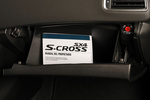 Suzuki S-Cross 1.6 DDiS 4WD GLX Todo terreno Interior Guantera y recept&aacute;culo 5 puertas