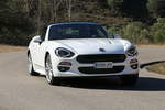 Fiat 124 Spider 1.4 103 kW (140 CV) Lusso Descapotable Bianco Gelato Exterior Lateral-Frontal 2 puertas