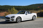 Fiat 124 Spider 1.4 103 kW (140 CV) Lusso Descapotable Bianco Gelato Exterior Frontal-Lateral 2 puertas
