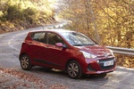 Hyundai i10 1.2 MPi 87 CV Style Turismo Passion Red Exterior Frontal-Lateral 5 puertas