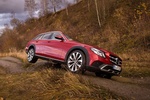Mercedes-Benz Clase E E 220 d 4MATIC All-Terrain All-Terrain Turismo familiar Designo Hyacinth Red Metallic Exterior Lateral-Frontal 5 puertas