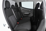 Mitsubishi L200 D/C 250 DI-D Motion Pick up Interior Asientos 4 puertas