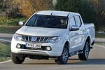 Mitsubishi L200 D/C 250 DI-D Motion Pick up Exterior Frontal-Lateral 4 puertas