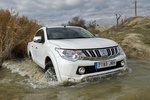 Mitsubishi L200 D/C 250 DI-D Motion Pick up Exterior Frontal 4 puertas