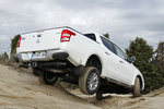 Mitsubishi L200 D/C 250 DI-D Motion Pick up Exterior Posterior-Lateral 4 puertas