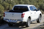 Mitsubishi L200 D/C 250 DI-D Motion Pick up Exterior Posterior-Lateral 4 puertas