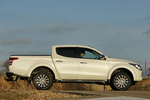 Mitsubishi L200 D/C 250 DI-D Motion Pick up Exterior Lateral 4 puertas