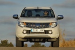 Mitsubishi L200 D/C 250 DI-D Motion Pick up Exterior Frontal 4 puertas
