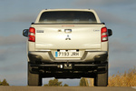 Mitsubishi L200 D/C 250 DI-D Motion Pick up Exterior Posterior 4 puertas