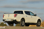 Mitsubishi L200 D/C 250 DI-D Motion Pick up Exterior Posterior-Lateral 4 puertas